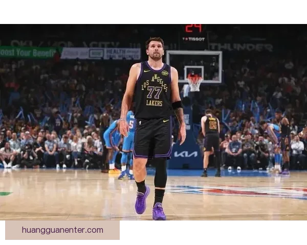 湖人再遭重创里夫斯伤情未明东契奇缺阵前景愈发艰难